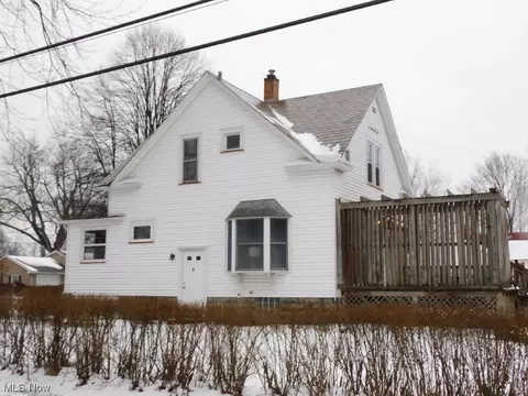 Exterior - 2232 W 10th, Ashtabula, OH 44004 photo 5 of 10