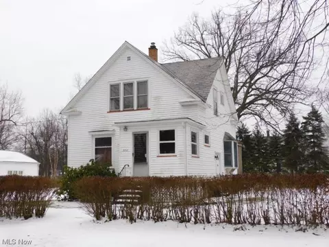 Exterior - 2232 W 10th, Ashtabula, OH 44004 photo 2 of 10