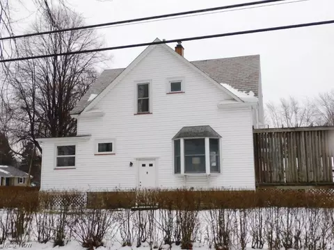 Exterior - 2232 W 10th, Ashtabula, OH 44004 photo 4 of 10