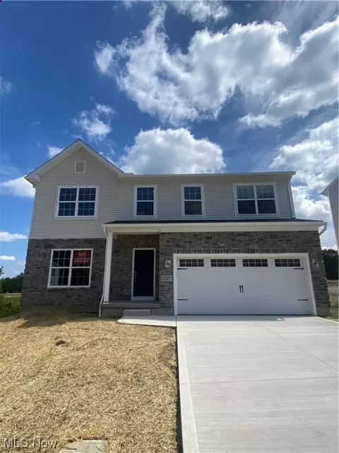 1259 Selena Grv, Uniontown, OH 44685