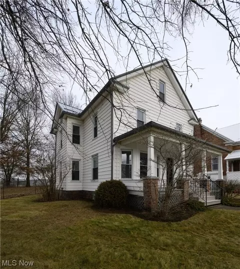 11791 Mount Eaton St SW, Navarre, OH 44662