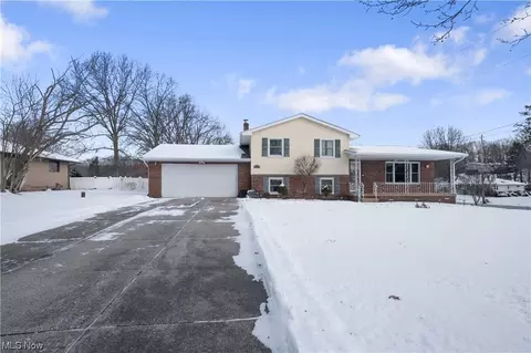 267 Magua Dr, Akron, OH 44319