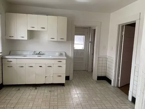 2030 Harbor, Ashtabula, OH 44004 photo 3