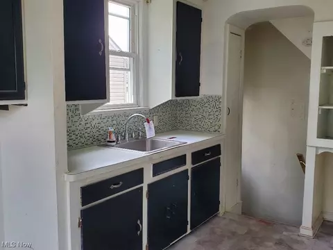5122 Thomas St, Maple Heights, OH 44137 photo 9