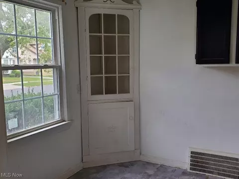 5122 Thomas St, Maple Heights, OH 44137 photo 7