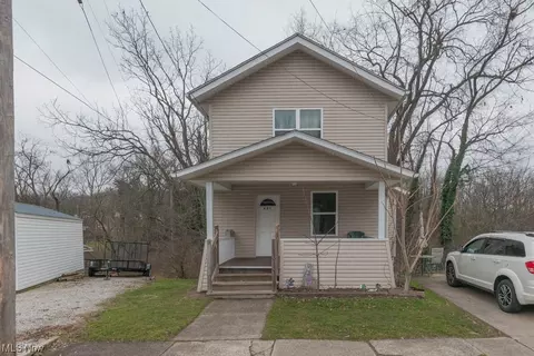 421 12th St NW, Massillon, OH 44647