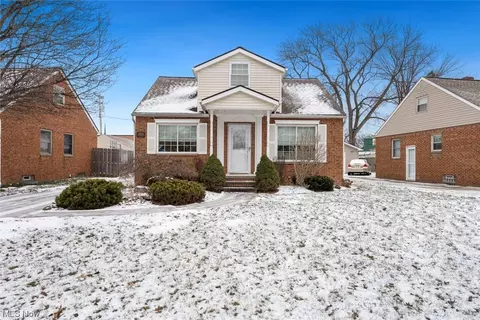 3293 W 155th St, Cleveland, OH 44111