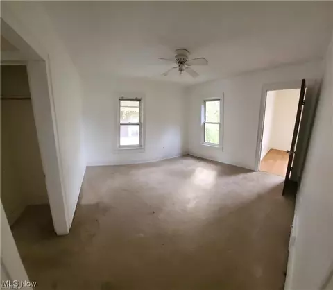 868 E Buchtel Ave, Akron, OH 44305 photo 9