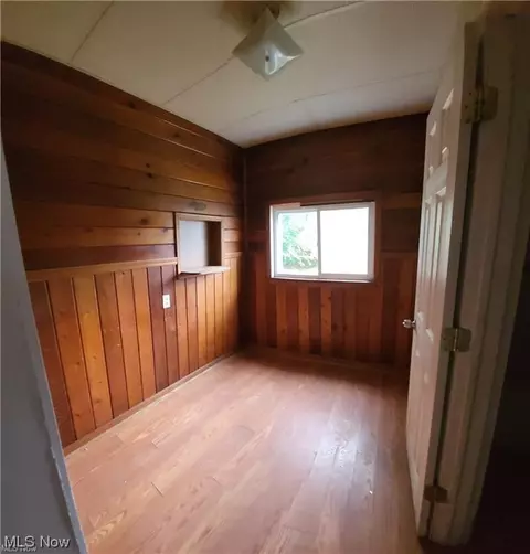 868 E Buchtel Ave, Akron, OH 44305 photo 12