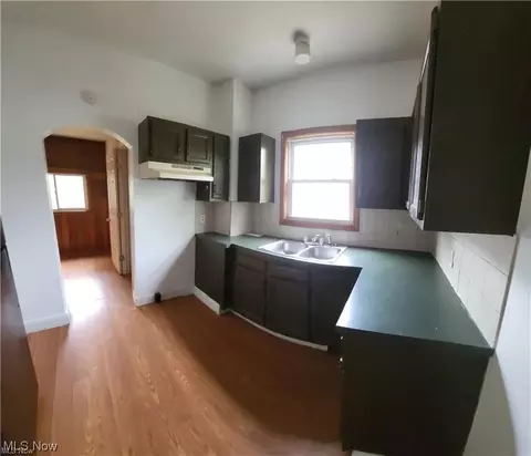 868 E Buchtel Ave, Akron, OH 44305 photo 13