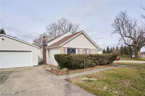 Exterior - 5421 Lake Rd W, Ashtabula, OH 44004 photo 8 of 9