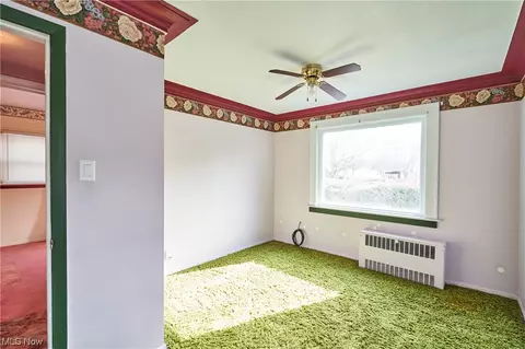Bedroom - 5421 Lake Rd W, Ashtabula, OH 44004 photo 2 of 4