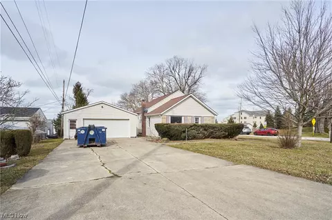 Exterior - 5421 Lake Rd W, Ashtabula, OH 44004 photo 9 of 9