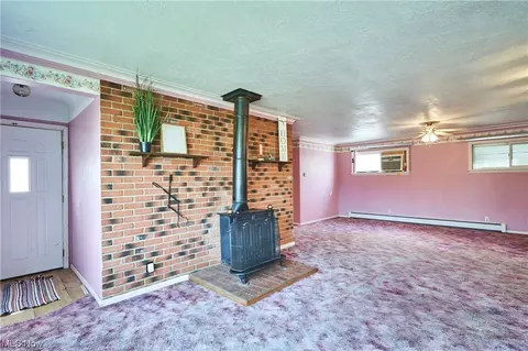 Living - 5421 Lake Rd W, Ashtabula, OH 44004 photo 2 of 2