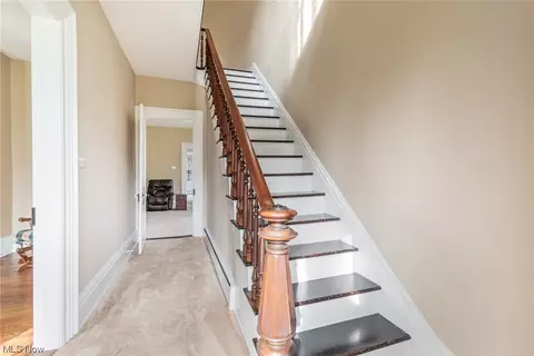 Entry Way - 430 Indianola Rd, Boardman, OH 44512 photo 1 of 5