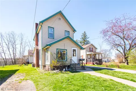 422 North Ave, Girard, OH 44420