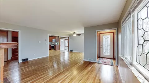 34705 Cannon Rd, Solon, OH 44139 photo 5