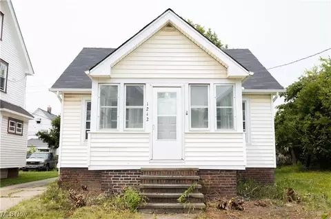 1242 E 172 St, Cleveland, OH 44119