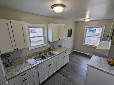 569 Willow Park, Elyria, OH 44035 photo 9