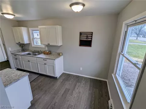 569 Willow Park, Elyria, OH 44035 photo 6