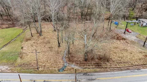 Lost Pavement, Parkersburg, WV 26101
