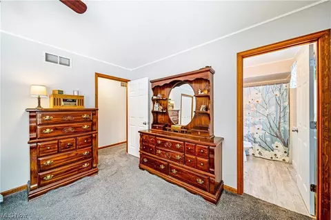 Bedroom - 569 Hanson Pl, Geneva, OH 44041 photo 6 of 6