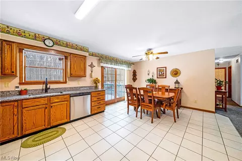 Kitchen - 569 Hanson Pl, Geneva, OH 44041 photo 1 of 2