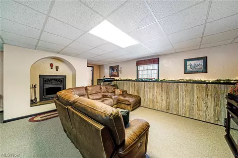 Living - 569 Hanson Pl, Geneva, OH 44041 photo 1 of 5