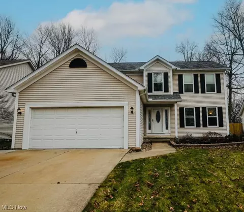 36634 Valley Ridge Dr, Eastlake, OH 44095