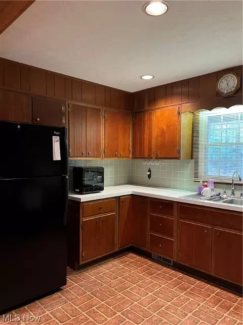 4711 Diane Dr, Ashtabula, OH 44004 photo 9