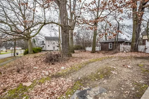 864 Diagonal Rd, Akron, OH 44320 photo 19