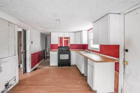 864 Diagonal Rd, Akron, OH 44320 photo 9