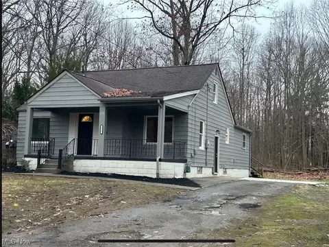 173 Homestead Dr, Youngstown, OH 44512