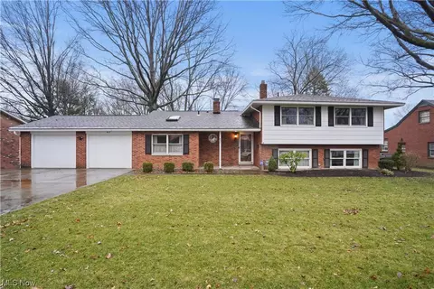 437 Crestwood Ave, Wadsworth, OH 44281