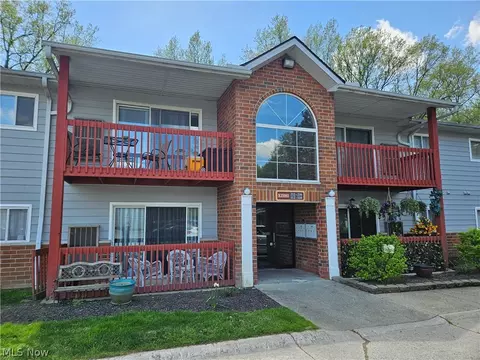 27083 Oakwood #115, Olmsted Twp, OH 44138