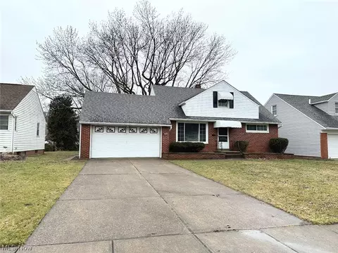 1874 Kapel, Euclid, OH 44117
