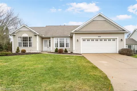 2455 Marbury Cir, Alliance, OH 44601