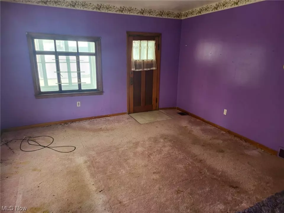  236 Liberty St, Dillonvale, OH 43917 photo 3