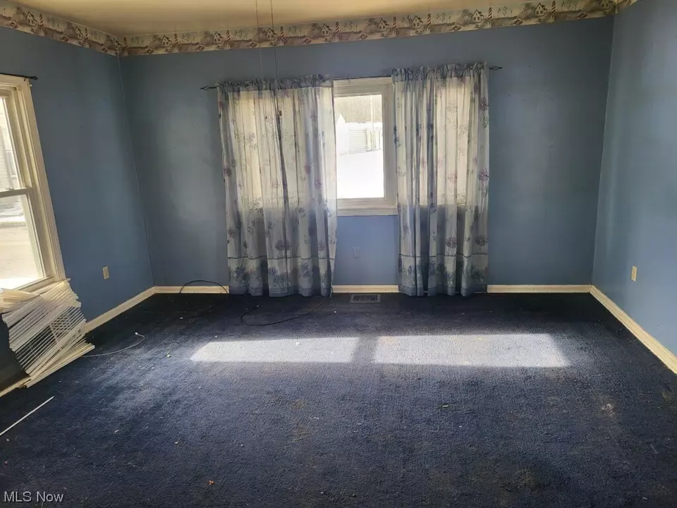  236 Liberty St, Dillonvale, OH 43917 photo 4