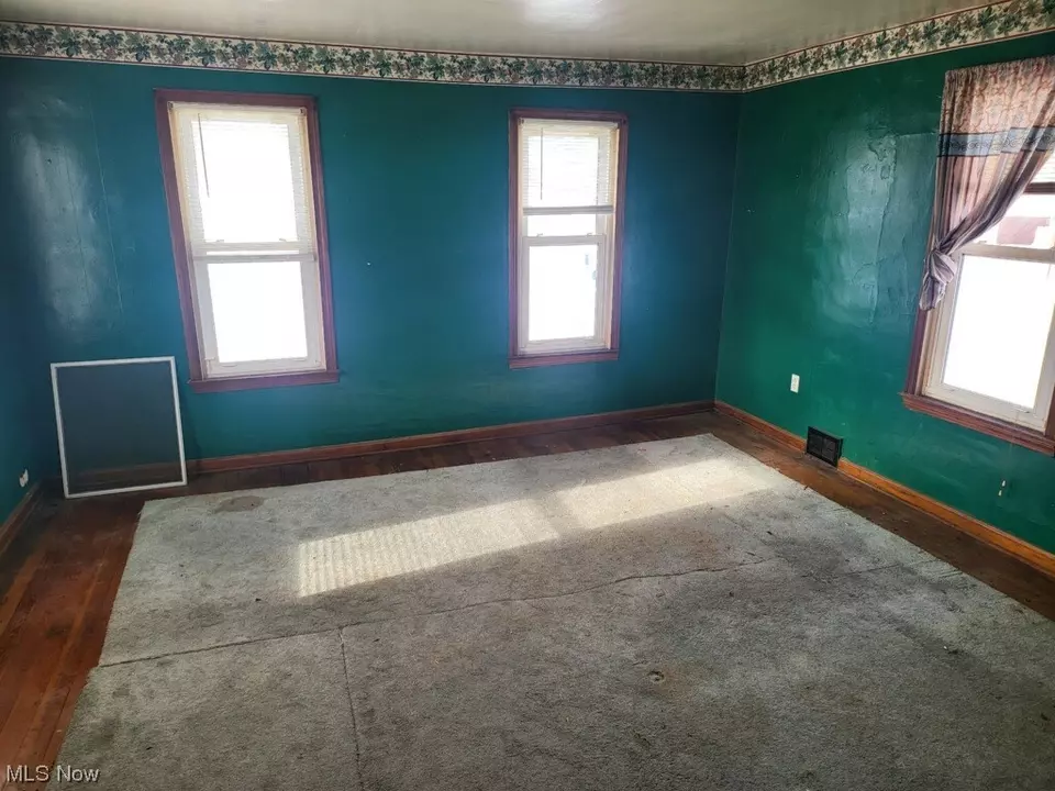  236 Liberty St, Dillonvale, OH 43917 photo 9
