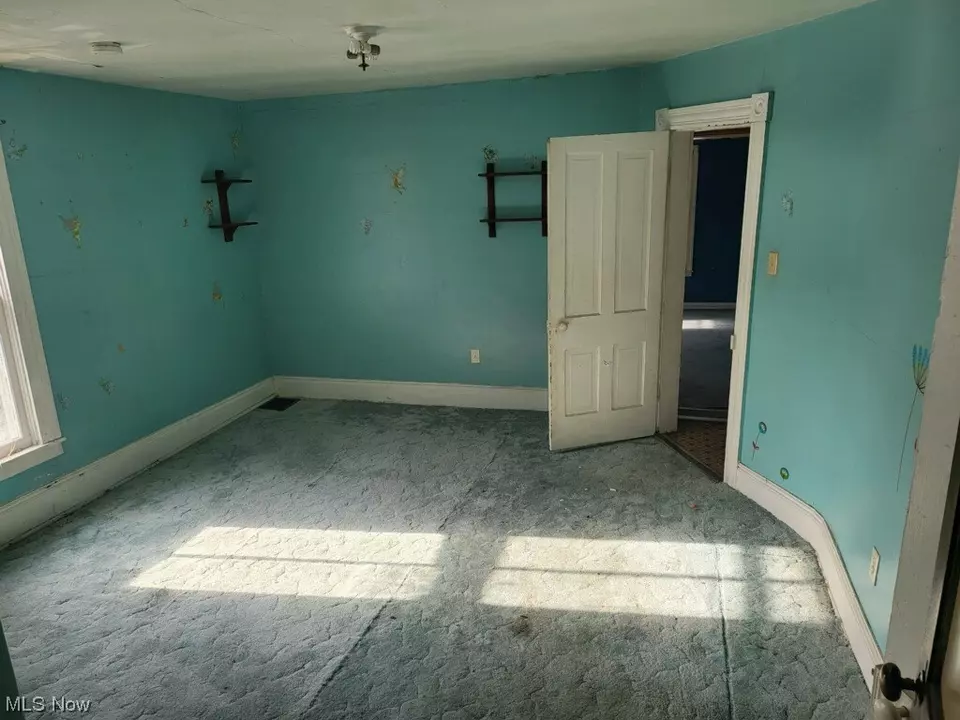  236 Liberty St, Dillonvale, OH 43917 photo 8