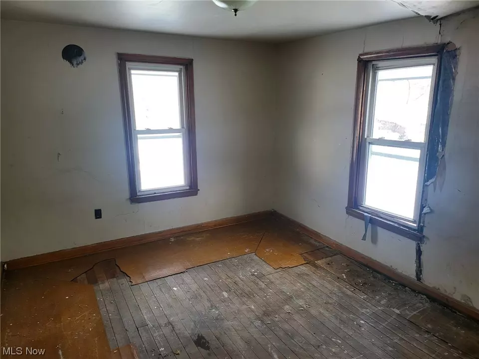  236 Liberty St, Dillonvale, OH 43917 photo 10