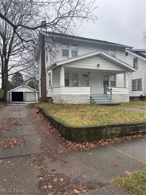 393 Grand Ave, Akron, OH 44302