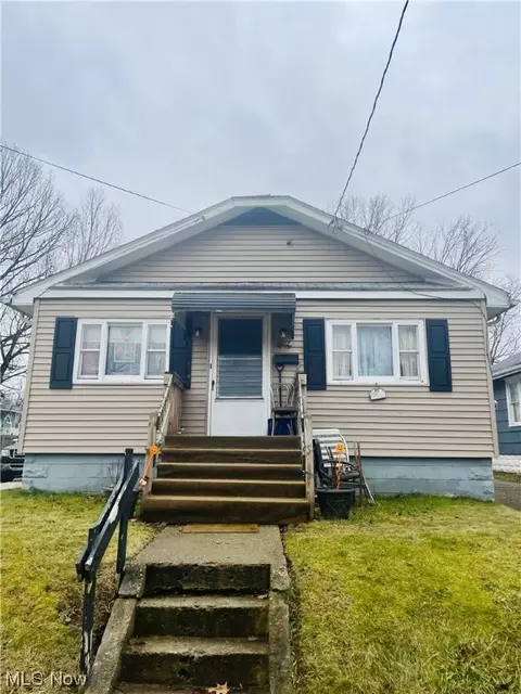 902 Cole, Akron, OH 44306