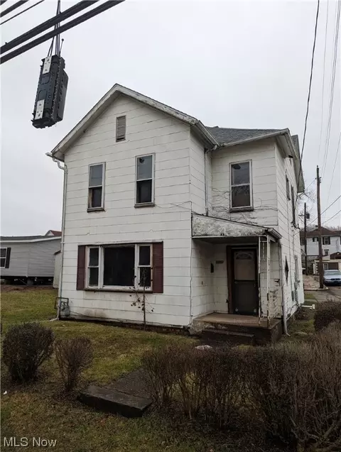 1232 Commerce St, Wellsville, OH 43968