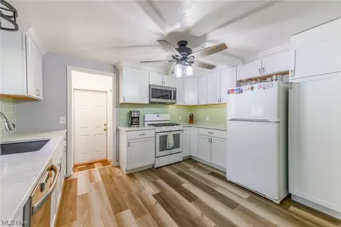 4923 Quincy St NW, Canton, OH 44708 photo 6