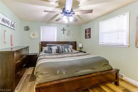 4923 Quincy St NW, Canton, OH 44708 photo 8