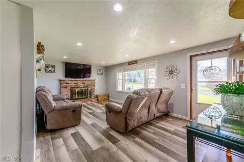 4923 Quincy St NW, Canton, OH 44708 photo 3