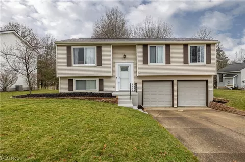 1085 Oakbrooke Dr, Medina, OH 44256