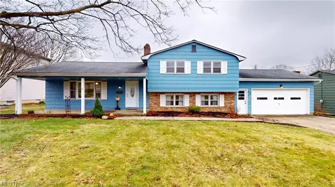 611 Oakridge, Boardman, OH 44512
